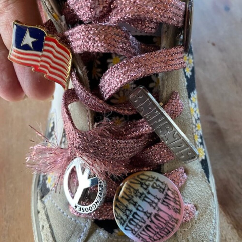 NIB - Golden Goose Mid Stars Dream Maker Edition Daisy Print